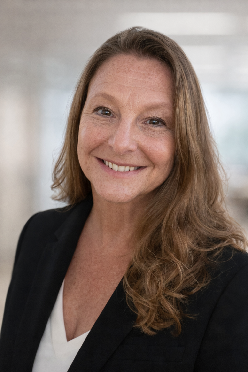 Theresa Kuhl-Babcock headshot